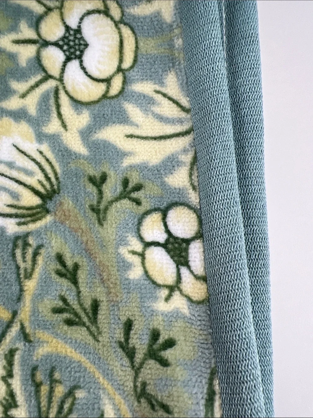 William Morris Co Bath Towels Strawberry Thief Green Velour 2 Pc Set NEW